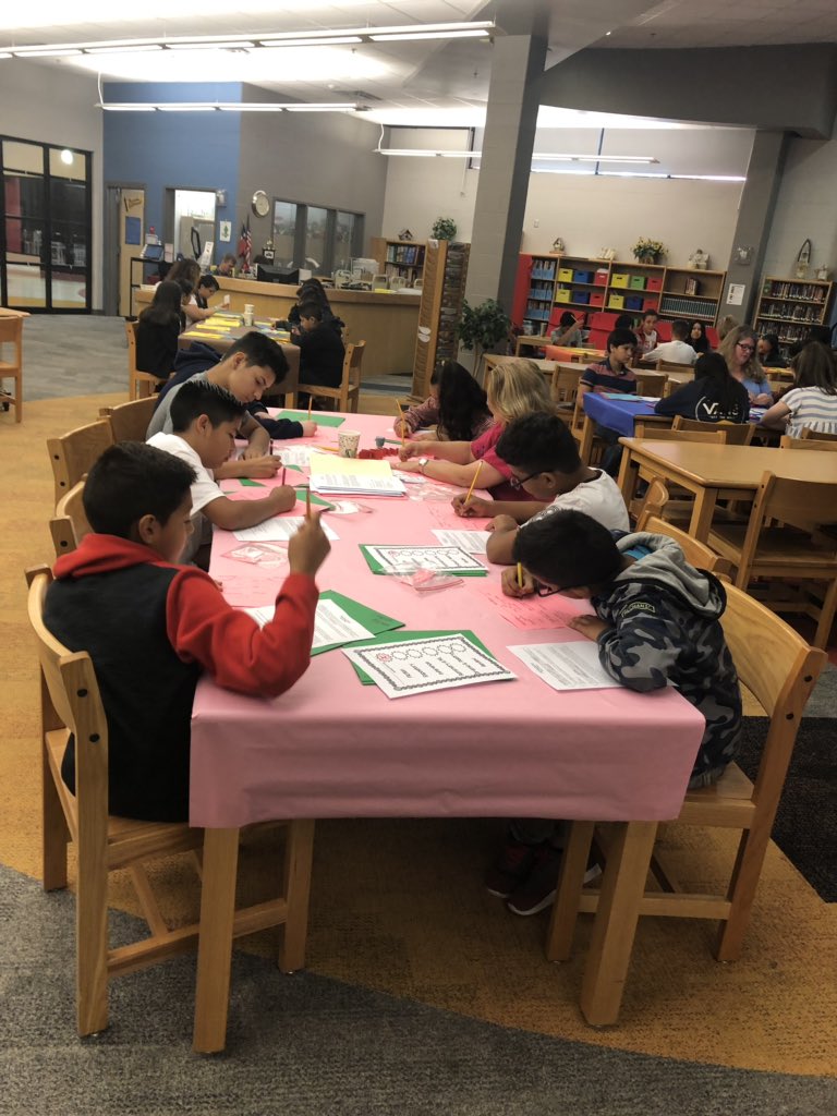 MMS 6th gr students diving into their Reading skills!!! #ReadingCamp <a href="/MemorialRaiders/">Memorial_Raiders</a> @BrittNJohnson09 <a href="/HCISDCurriculum/">HCISD C&I</a>