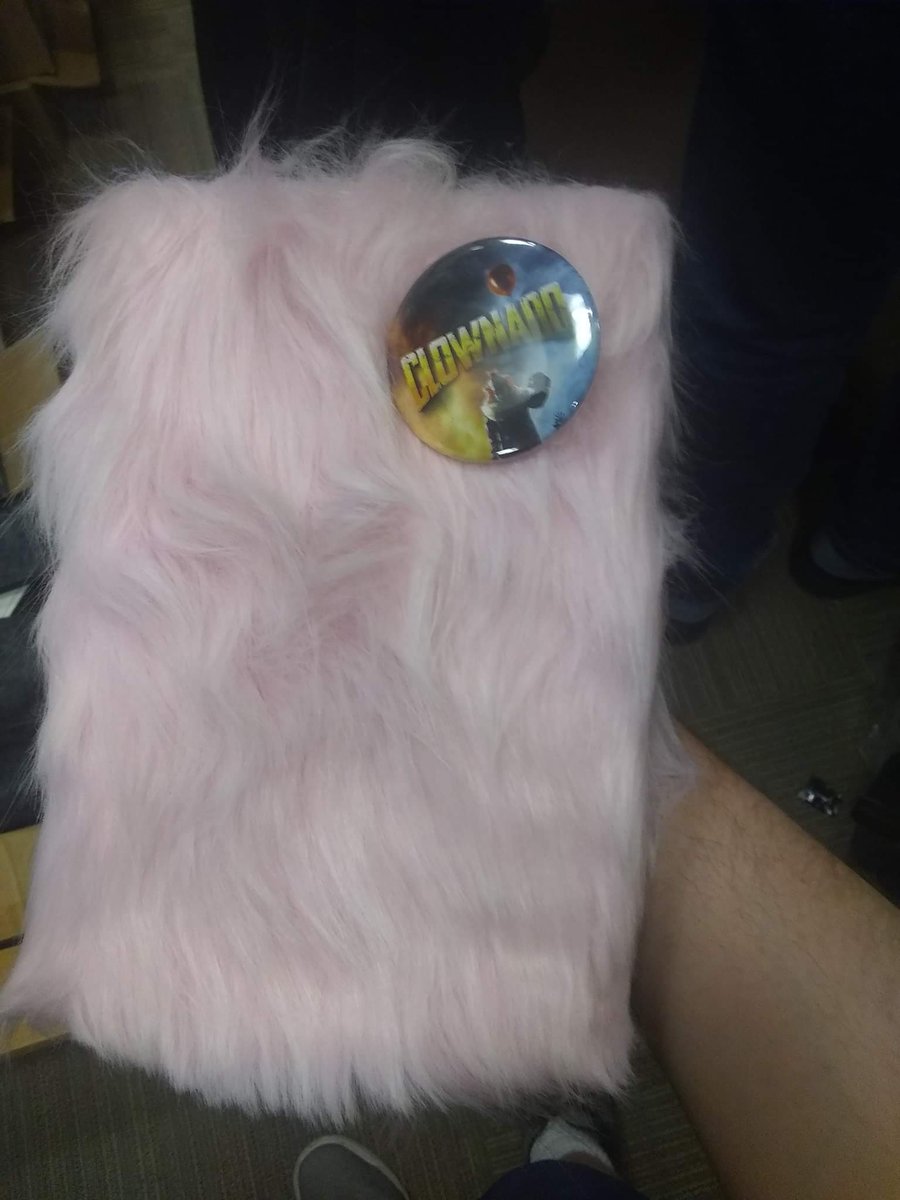 OracleEpps's tweet image. If you were at Texas Frightmare you could have picked up this special edition of #Clownado, the Cotton candy cover!!!!
#BonehillRoad #BucketListStuff #DREAMINGPURPLENEON #ZombieRampage2 #ToddSheets #HouseofForbiddenSecrets