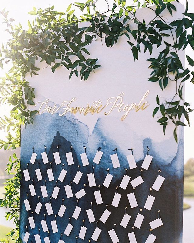 rmbocollective's tweet photo. An event with assigned seating requires escort cards. Cards on a table is fine and informative, but a creative escort card display is far more interesting and allows the personalities of the hosts to shine through. Here, we created a vertical board to di… https://t.co/KhNCj6miTG https://t.co/GoERBWjVQo
