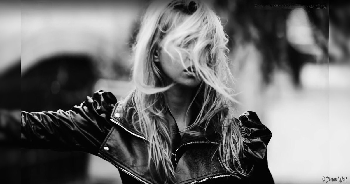 Tomas Wolf ©️ - Blonde in perfecto model : Laura Sramek
