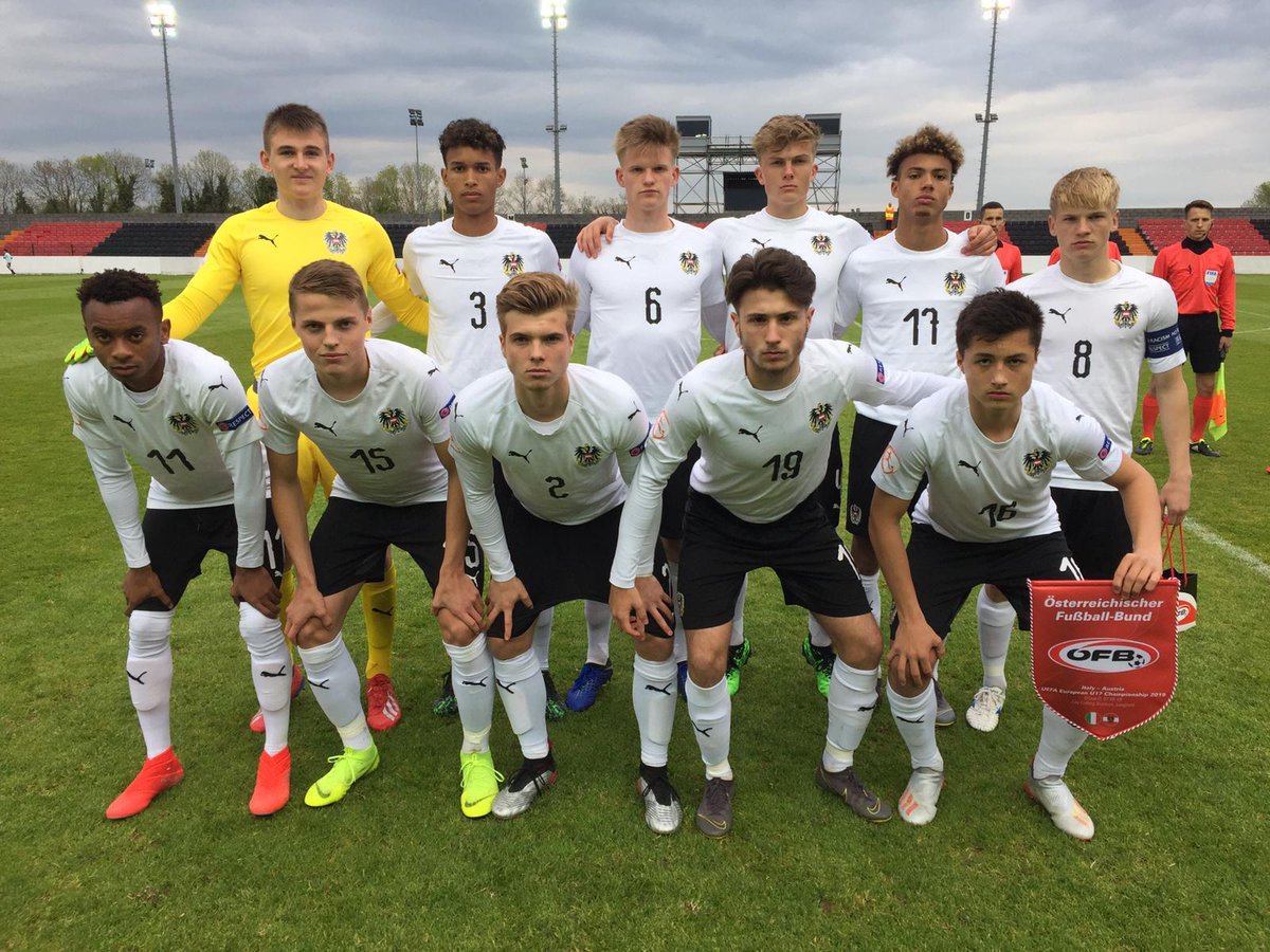 Last European Under17 Championship. Images about the national teams