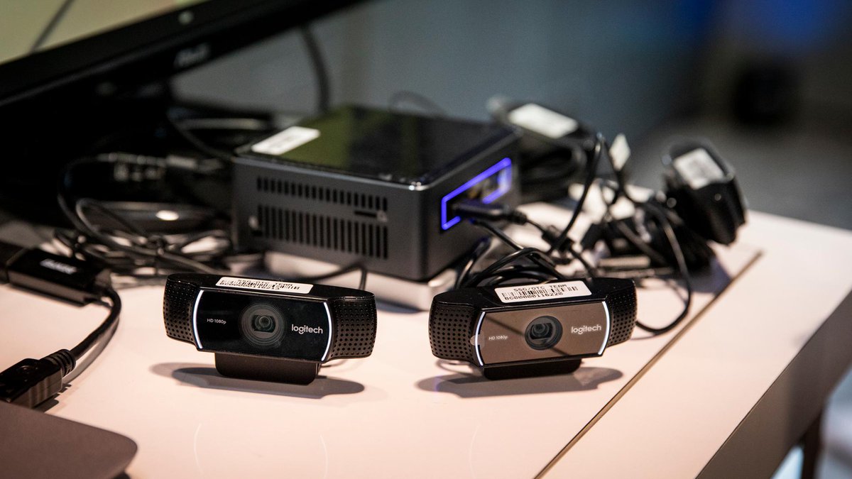 IntelSoftware's tweet image. Digital signage developers can use the Celadon open source Android software reference stack to deliver remotely managed display &amp;amp; audio content with the new Intel #8thgen vPro platform. intel.ly/2Ydt2Pi #GoogleIO