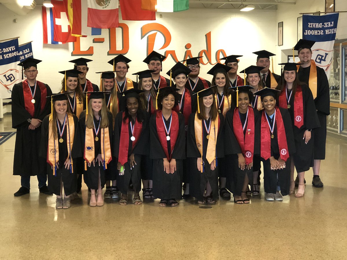 M_villeHS's tweet image. First ACA graduating class of the Lee-Davis cohort. #awesomeACAstudents
