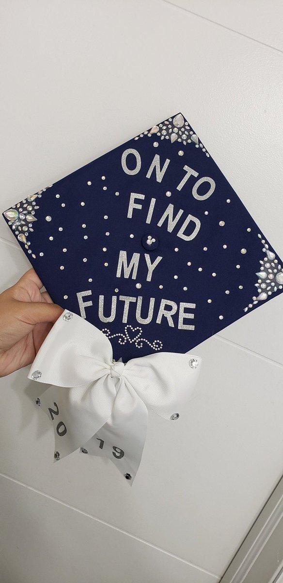Marieeeex3's tweet photo. #BCGRADCAPS π₯°π https://t.co/Gawo5XznAx