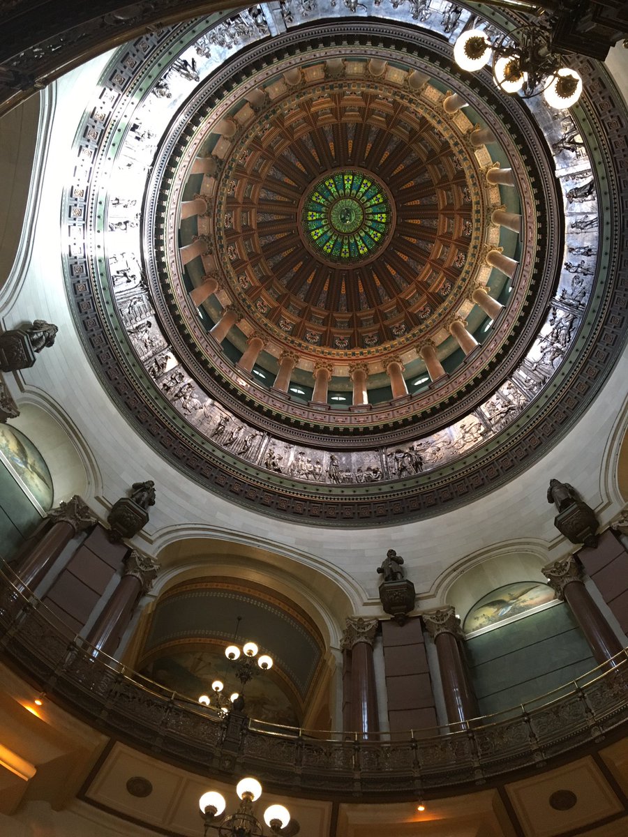 JaredBruening's tweet photo. At capitol for TECH 2019! #GoBlueStreaks #ILTECH2019 https://t.co/O040Hs4MuR