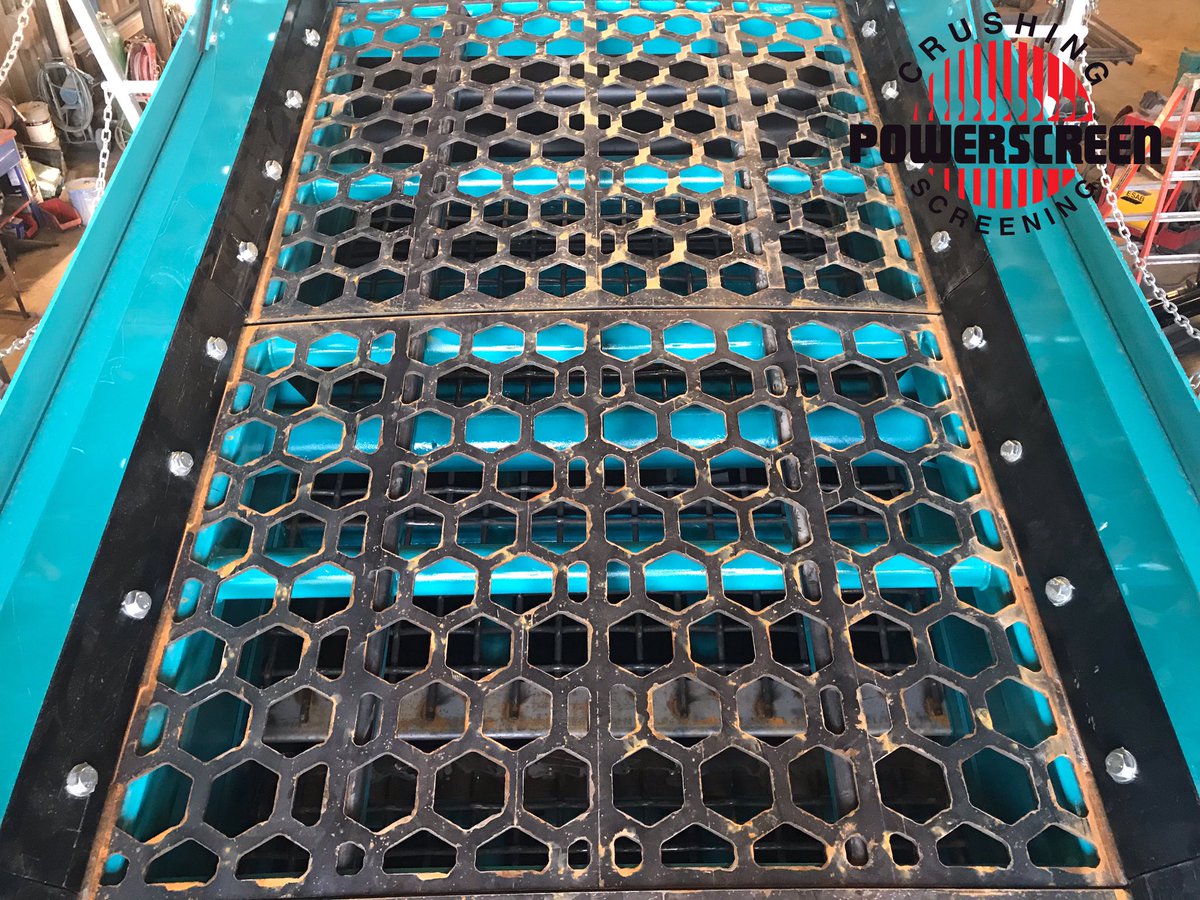 PowerscreenCS's tweet photo. Warrior 1800 Track 2 Deck screen fitted with HD 8,6,4β punch plate & HD 3β wire mesh bottoms. #scalpingscreen #allinstock #parts #service #availability #crushers #screeners #powerscreen #powerscreensales #powerscreenused βοΈ1-800-227-0534 https://t.co/7BwWiTvVIG
