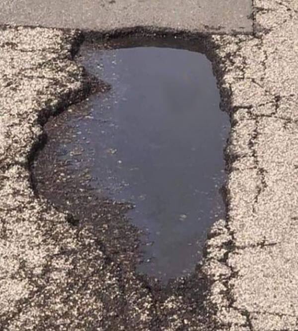 PatrickWOlson's tweet photo. I have never seen a more accurate picture to describe Illinois https://t.co/sE0gpUBJfr