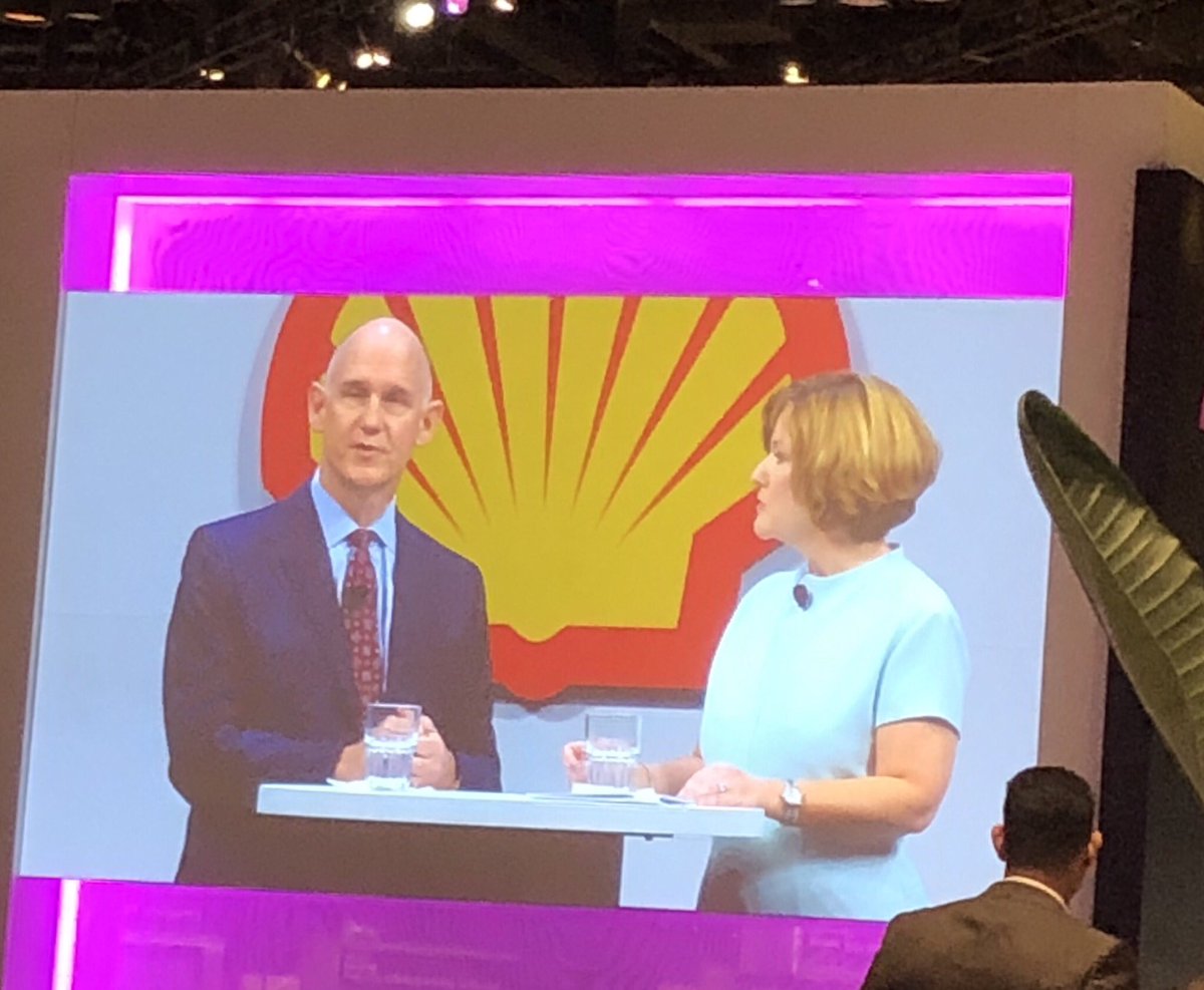 markdw7707's tweet image. She’ll at #SAPPHIRENOW talking about #sapcp and #sapmobile for creating SkyPad application