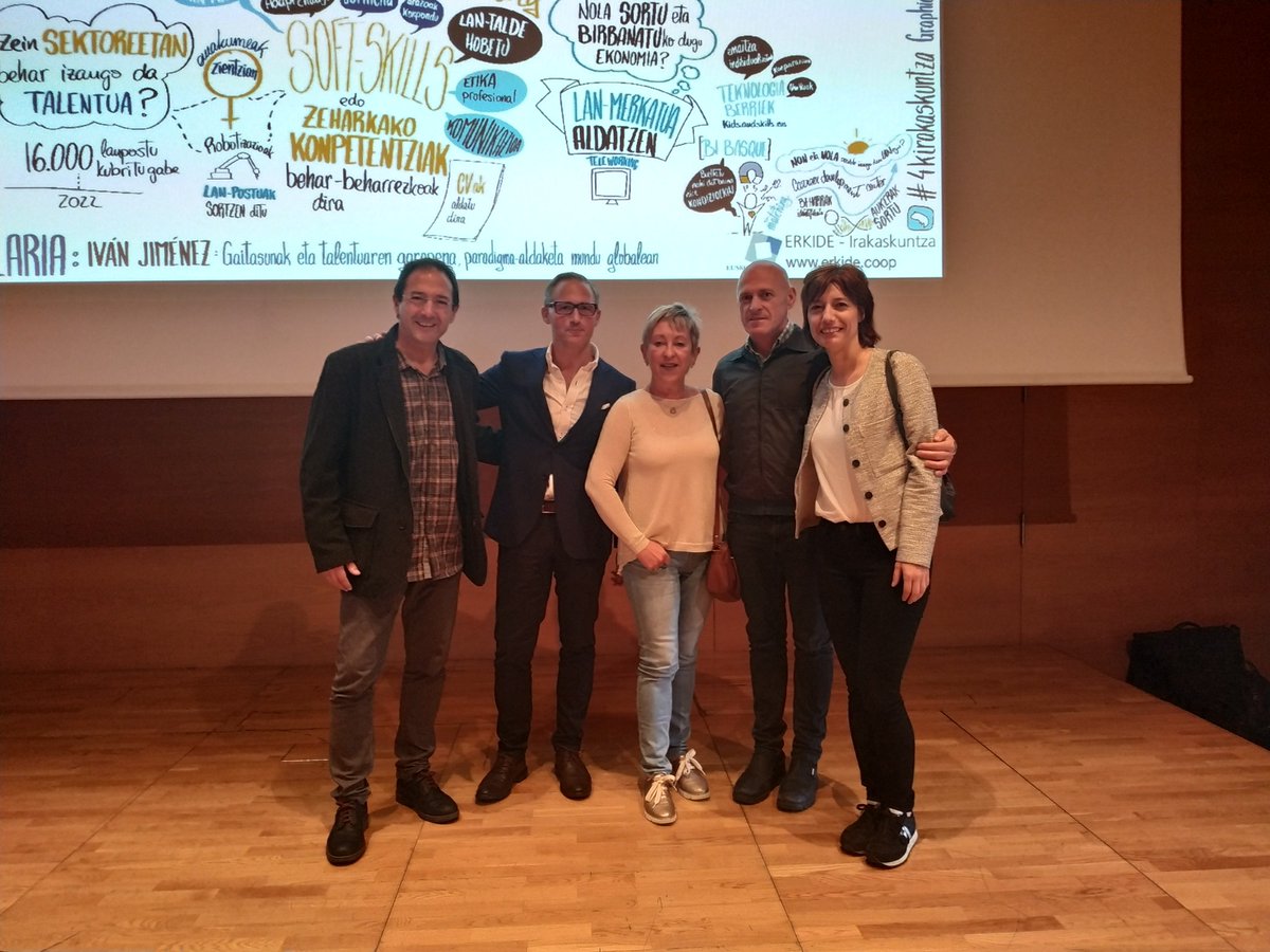 NafarIkastolak's tweet photo. ERKIDEk Euskalduna Jauregian antolatutako "Etorkizunari aurrea hartuz " kongresuan. Ivan Jimenez, Bizkaia Talenteko zuzendaria, EHIko ordezkariak eta NIEko zuzendaria.
#ikastola #kooperatibismoa #erkide #irakaskuntza https://t.co/fu3upipFNK