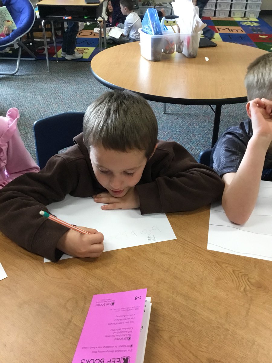 LMEKeri_Salway's tweet photo. These friends are working on a list of things they would need at the grocery store to make a peanut butter sandwich 🥪. #responsetoreading https://t.co/M8kJxsZnmH