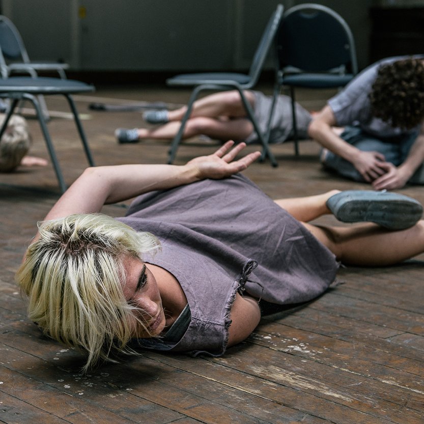DundeeRep's tweet photo. @lukepellmakes is back with their beautiful #IntheInkDark coming to Dundee Rep on Mon 27 May. In the Ink Dark collects and explores different people's experiences of loss and landscape, memory and materiality through dance, design and poetry.
๐ Book now! https://t.co/Y69tD1xON7 https://t.co/nw1pVdHgzX
