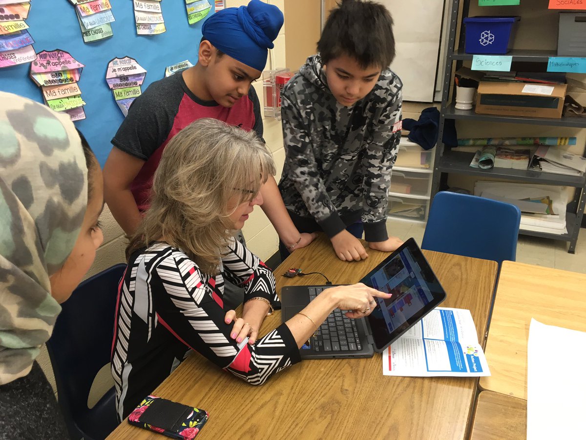 sabinasayed19's tweet photo. #DawsSOE Administrators @Darcel learning about @MmeAnand class’s Living Space action project. Students did a fantastic job as they taught admin about environmental conditions and collecting data through coding. @LetsTalkScience @Astro_DavidS @nikkimhutchison @patrika54 https://t.co/HbTn9lF5O3