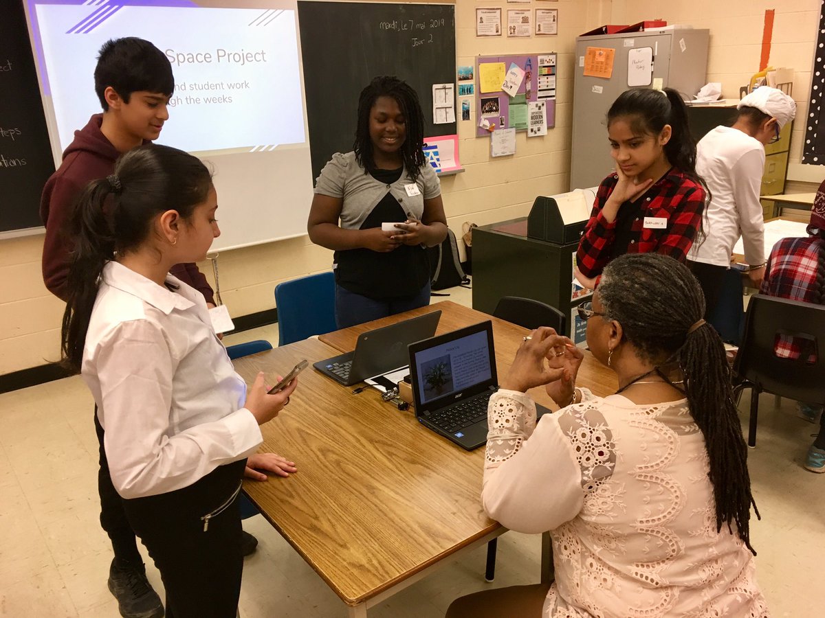 sabinasayed19's tweet photo. #DawsSOE Administrators @Darcel learning about @MmeAnand class’s Living Space action project. Students did a fantastic job as they taught admin about environmental conditions and collecting data through coding. @LetsTalkScience @Astro_DavidS @nikkimhutchison @patrika54 https://t.co/HbTn9lF5O3