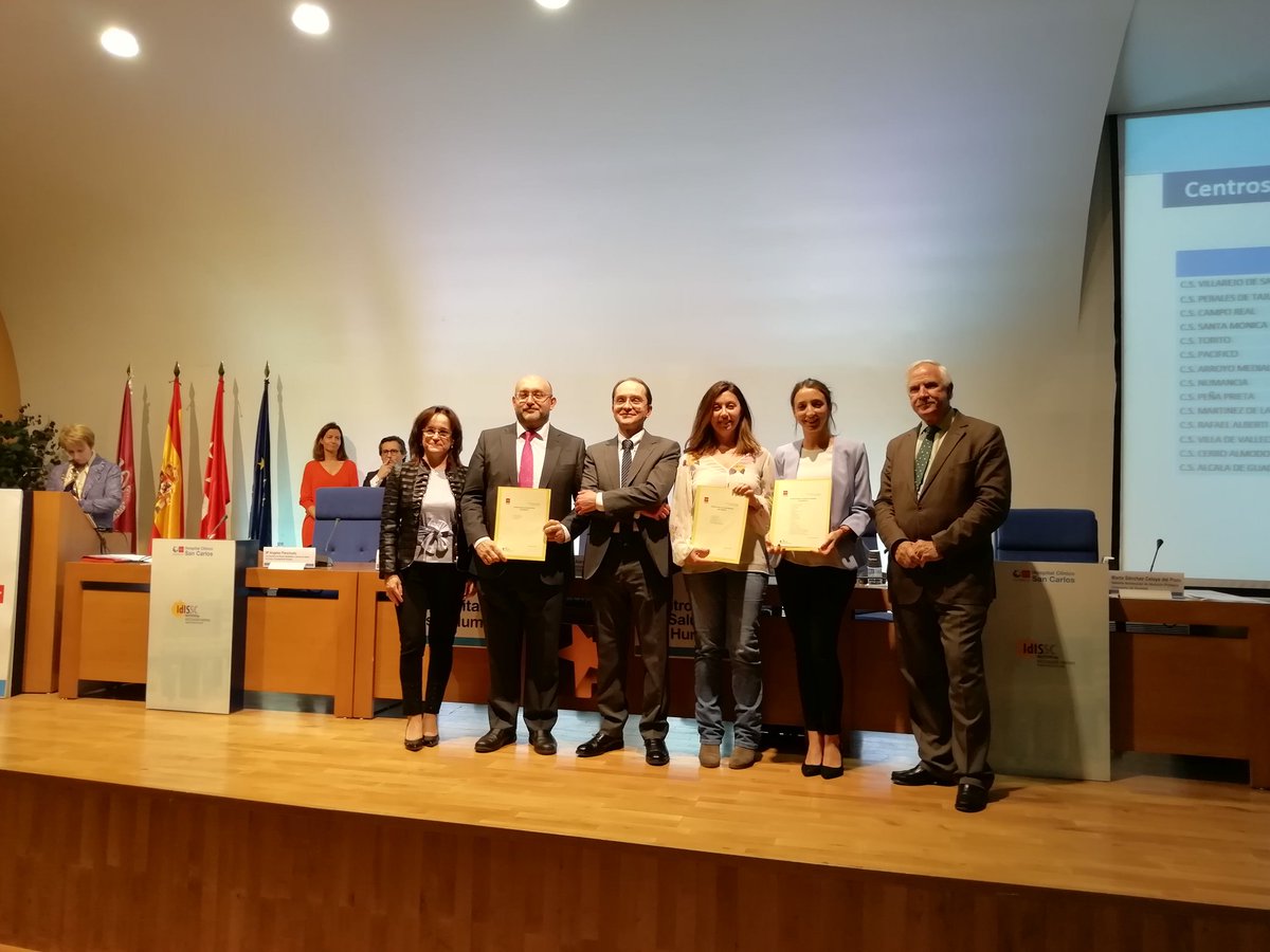 PilarMestreOr's tweet photo. Entrega de 🥇Acreditaciones de los Centros de Salud de la #DASureste de #AtencionPrimariaCMadrid @martascelaya
#RedCentroSinHumo #SaludPublicaCMadrid @ComunidadMadrid https://t.co/nelHDzWa94