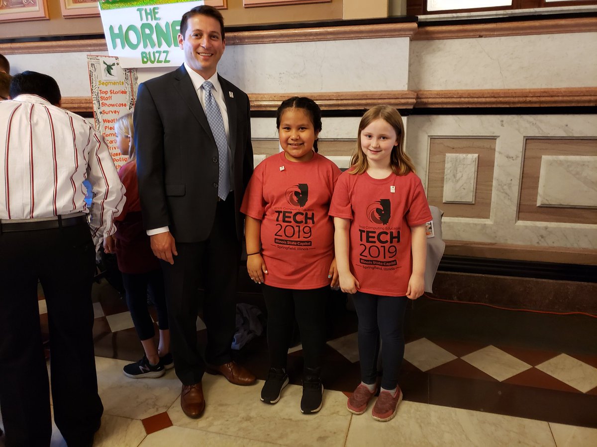 IWES2b's tweet photo. Thank you Senator Barickman for stopping by to see the tech options we have for our students at Gilman Elementary!#iltech2019 #iwesraiders https://t.co/dFT1LfgAYT