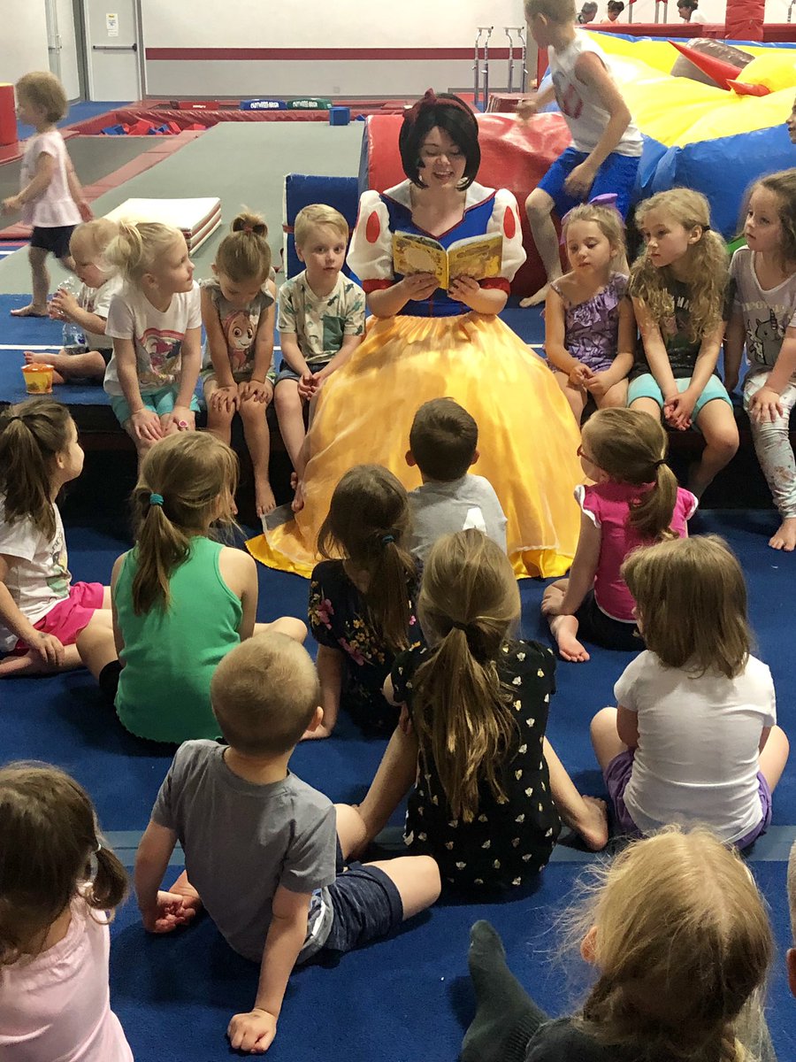 SIGSSportsplex's tweet photo. Special thanks to @derbydinner for stopping by #bouncetime today! Snow White read a special story to our friends. You can see Snow White and the Prince at an upcoming Children’s Musical Theater performance at #DDP! #SIGSgym https://t.co/Cbq7QfZQWb