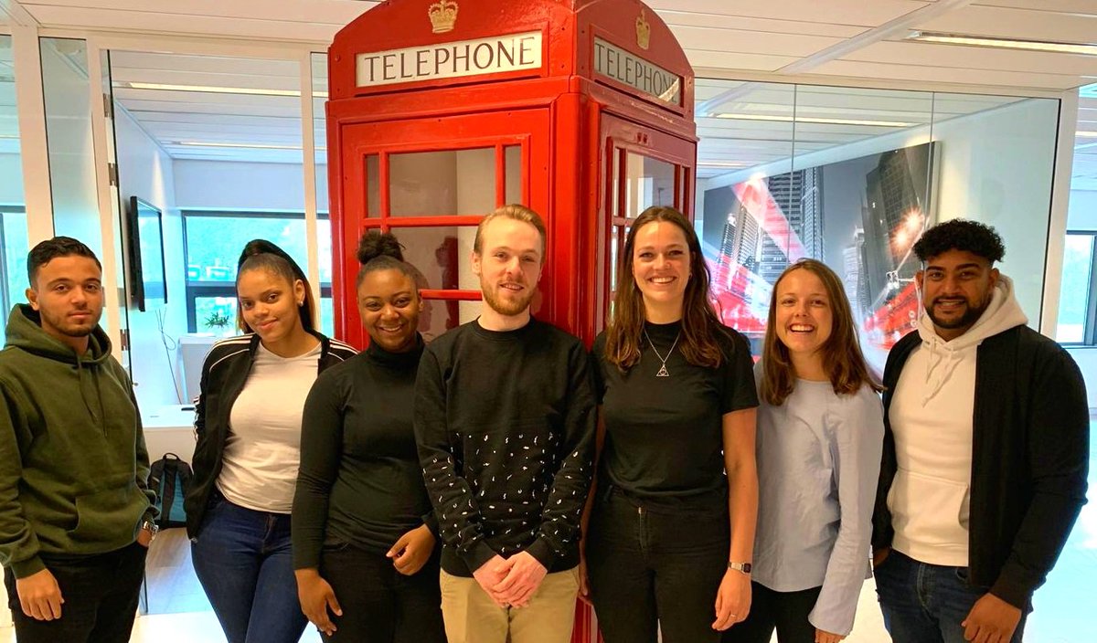 Interswitch's tweet photo. Gisteren is er weer een leuke groep nieuwe collega's gestart! #welkom 
Lees in dit interview waarom de werving voor onze telefoondienst zo bijzonder is https://t.co/CcK8yGjsDp
#werkenbijInterswitch #vacatures
#olympiaamsterdam #HR #telefoondienst https://t.co/U4HJD17h6D