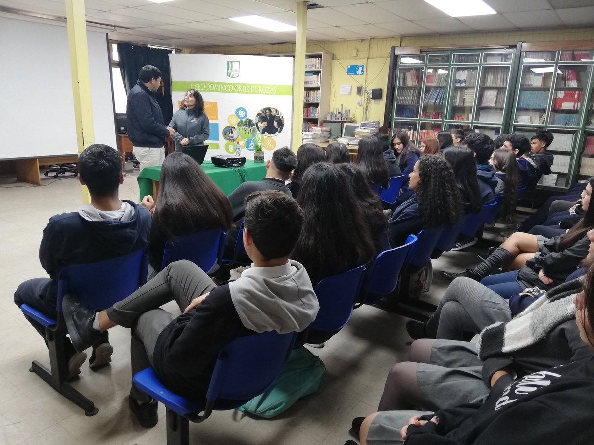 LiceoDOR's tweet photo. @Minjudhnuble @Jacque_Guinez Seremi de Justicia y Derechos Humanos de la Región de Ñuble, Jacqueline Guiñez Nuñez realiza una charla de "Responsabilidad Penal Adolescente", a los estudiantes del @LiceoDOR #Coelemu @sergiohbarrios @inclusion_con https://t.co/dBK6leyJrU