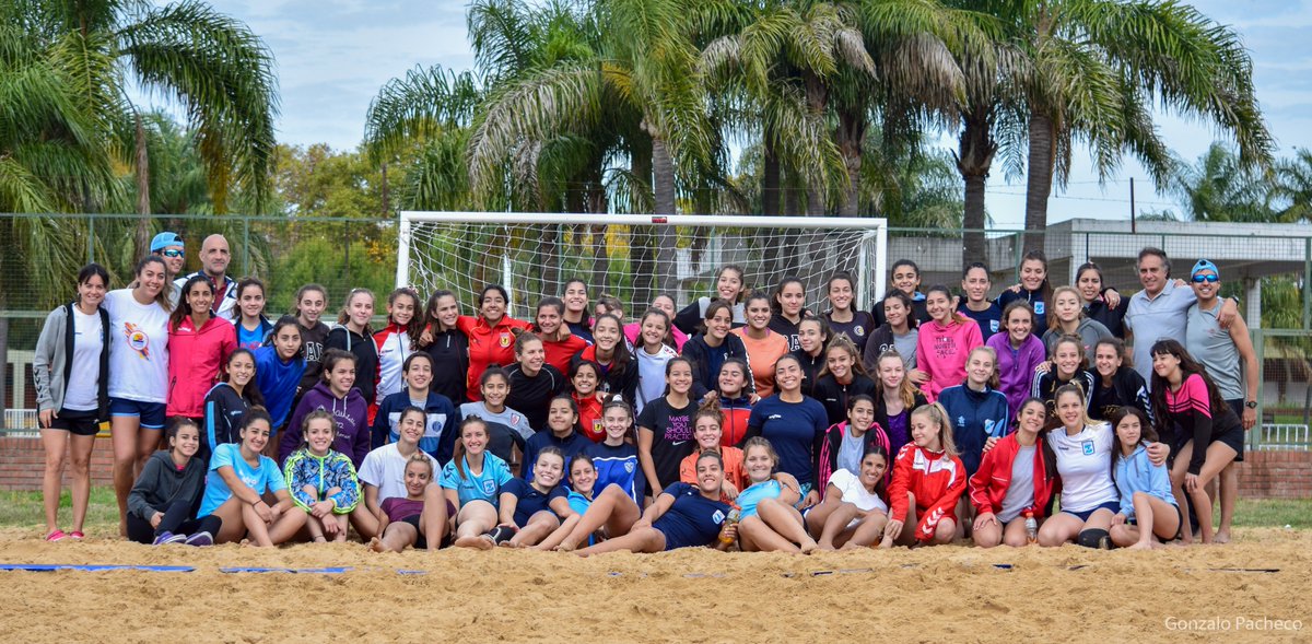 DeportesBA's tweet photo. En el marco de los Juegos #Ufedem, las @KamikazesBH deleitaron con un gran entrenamiento al público presente en el #PolideportivoBA de #ParqueSarmiento. Mirá las fotos de la jornada acá: https://t.co/SNQ4qMCn4q Ph: @GonzaloPcheco https://t.co/sZ2W5zTVHd