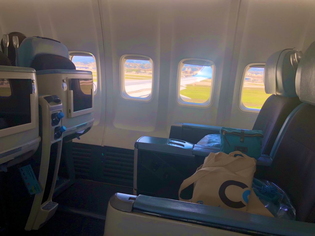 BerthierXavier's tweet image. Hier j’ai eu la chance d’être sur le vol inaugurale Nice - New York direct de @_LaCompagnie 😍
Non seulement c’est qd même hyper pratique le vol direct mais en plus quel confort 🚀❤️. Merci @_LaCompagnie et @avi_intl, grâce à vous, 3 jours à New York au top cette semaine