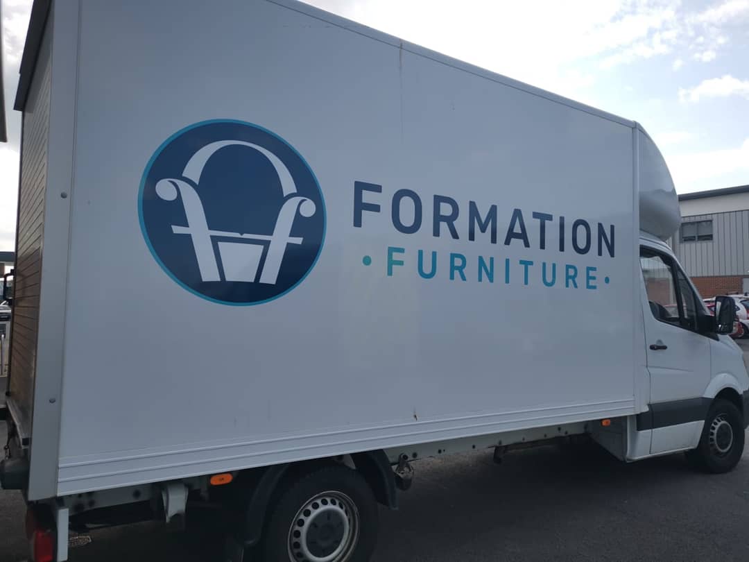EliteSigns's tweet image. So that's the #signage &amp;amp; #vehiclebranding all matching for #FormationFurniture with this, a #mercedesSprinter #lutonboxvan #branded up ready for their deliveries.

@rolanddguk @metamarkuk @printmaxuk #Metamark (#brand #designed by our friends at @NewRealmWorld)
