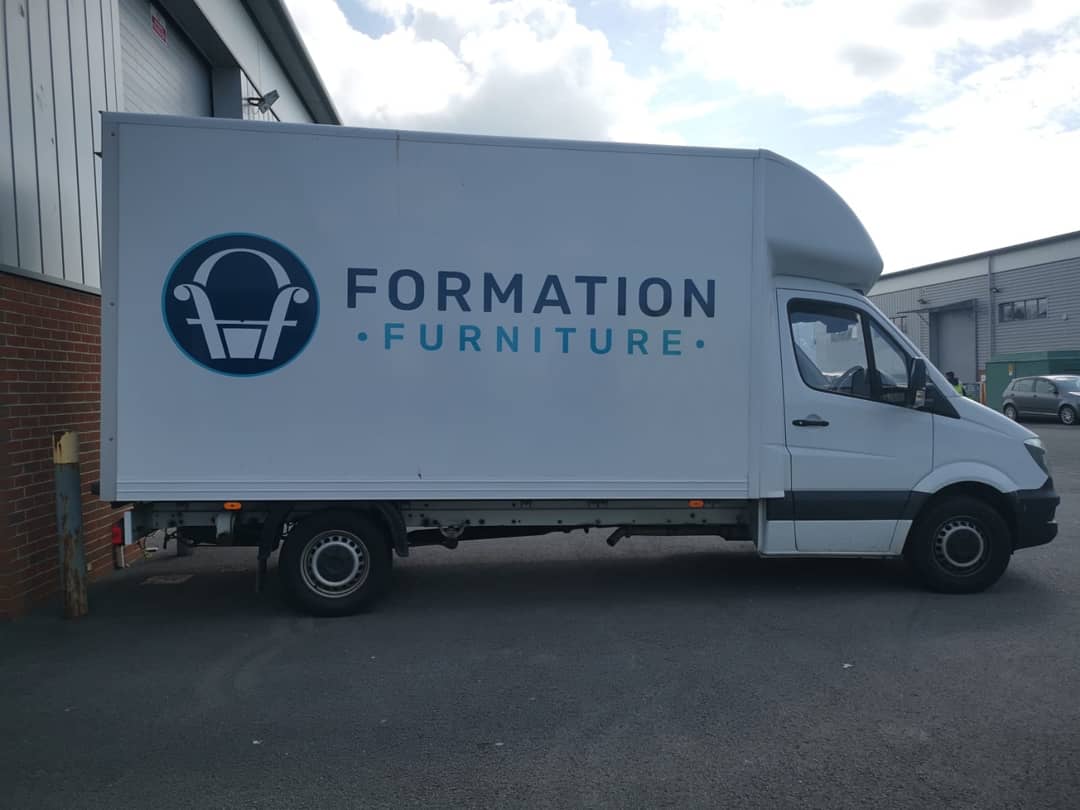 EliteSigns's tweet image. So that's the #signage &amp;amp; #vehiclebranding all matching for #FormationFurniture with this, a #mercedesSprinter #lutonboxvan #branded up ready for their deliveries.

@rolanddguk @metamarkuk @printmaxuk #Metamark (#brand #designed by our friends at @NewRealmWorld)