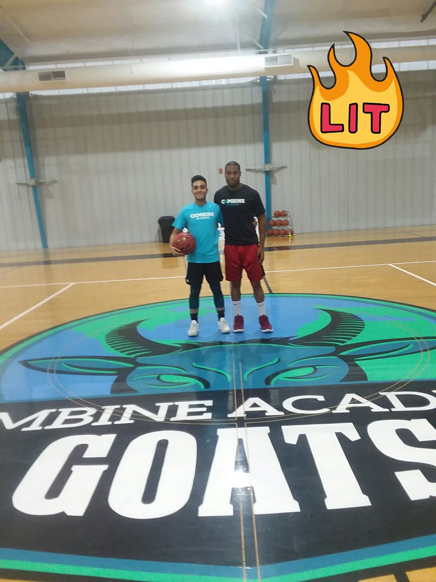 JosephMarioBro1's tweet photo. Mikki going to workout for the (Essex county college) on Wenesday. When people didn't believe in your dream or your skills!! I never stop believing in you!!! Good luck and I'm here for you until end of your journey!!! @italianstyle213 https://t.co/dPTiNyxm5x