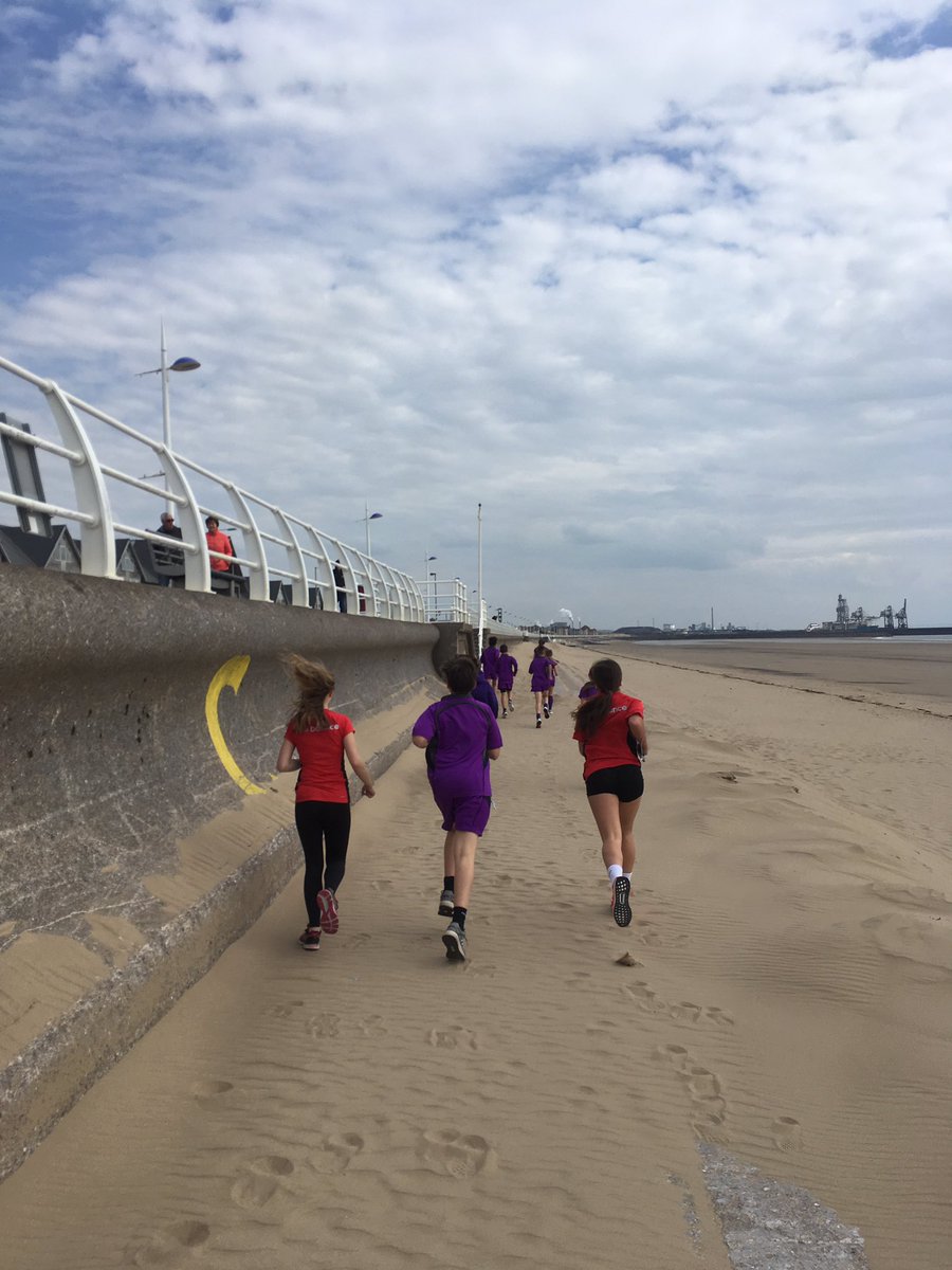 YBB_PESport's tweet image. 🏃🏻🏃🏼‍♀️Triathlon Club🏃🏼‍♀️🏃🏻
Great to have a run along Aberavon beach today. 2.25miles covered using the beach and prom. 
Great to be awarding more training rewards too for 5,10&amp;amp;15 sessions completed by the young triathletes. #TrainingRewards #TrainingOnYourDoorstep @WelshTriathlon