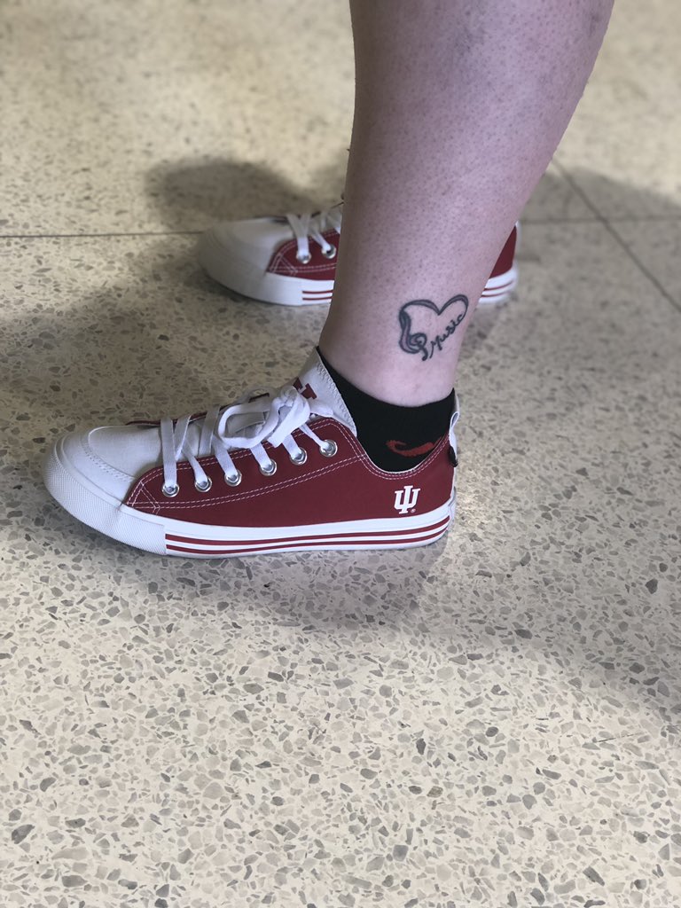 IUKokomo's tweet photo. When you’re about to graduate, you rep IU from your shoes to your tie to your mortarboard. #myiuk #IUKGrad19 #iukaa https://t.co/bJpi1Cg4dS