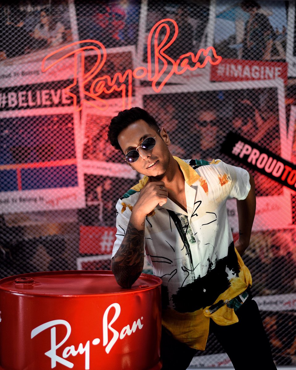 heisgotthestyle's tweet photo. I still remember @ray_ban was the first sunglasses I wore from my grandpa’s collection since then I’ve always been sharing close relation with Ray-Ban 🕶 Earlier today at #LuxotticaPressDay #RayBan #HeIsGotTheStyle #Mumbai #India https://t.co/iOVgBtbtYK