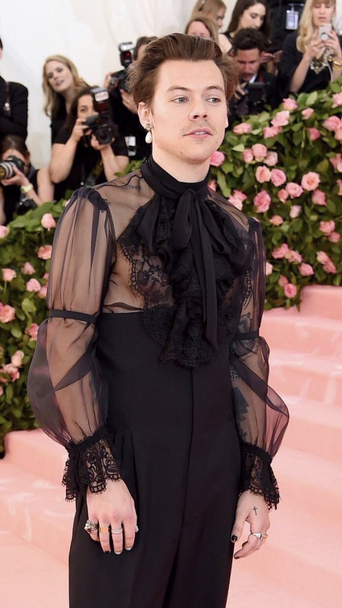 sh3woosme's tweet photo. my top three fave met gala looks last night 💖💖 https://t.co/RIFuGP1uQa