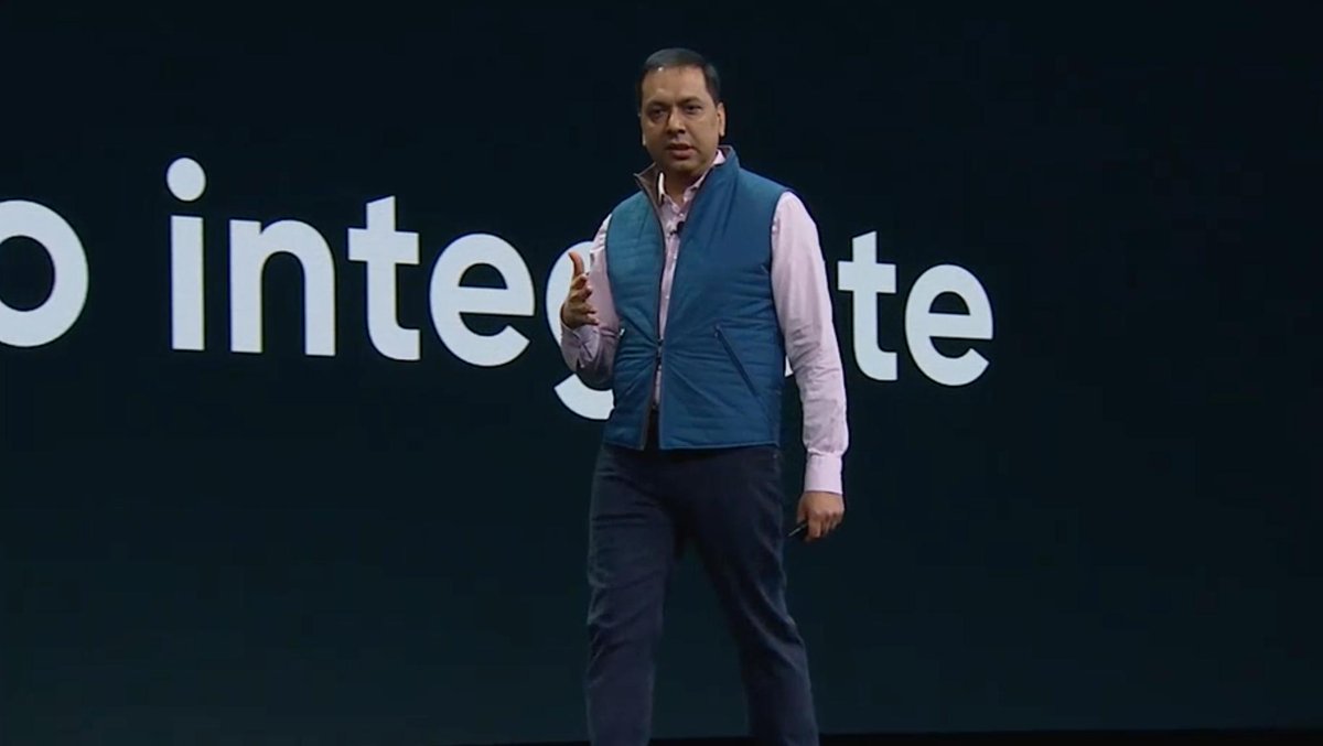 jamestisch's tweet photo. ServiceNow announcing the Guided App Creator at #Knowledge19. Now you can go from idea to app in minutes. #innovation. @servicenow  @Know365 https://t.co/AH0oHznUkK