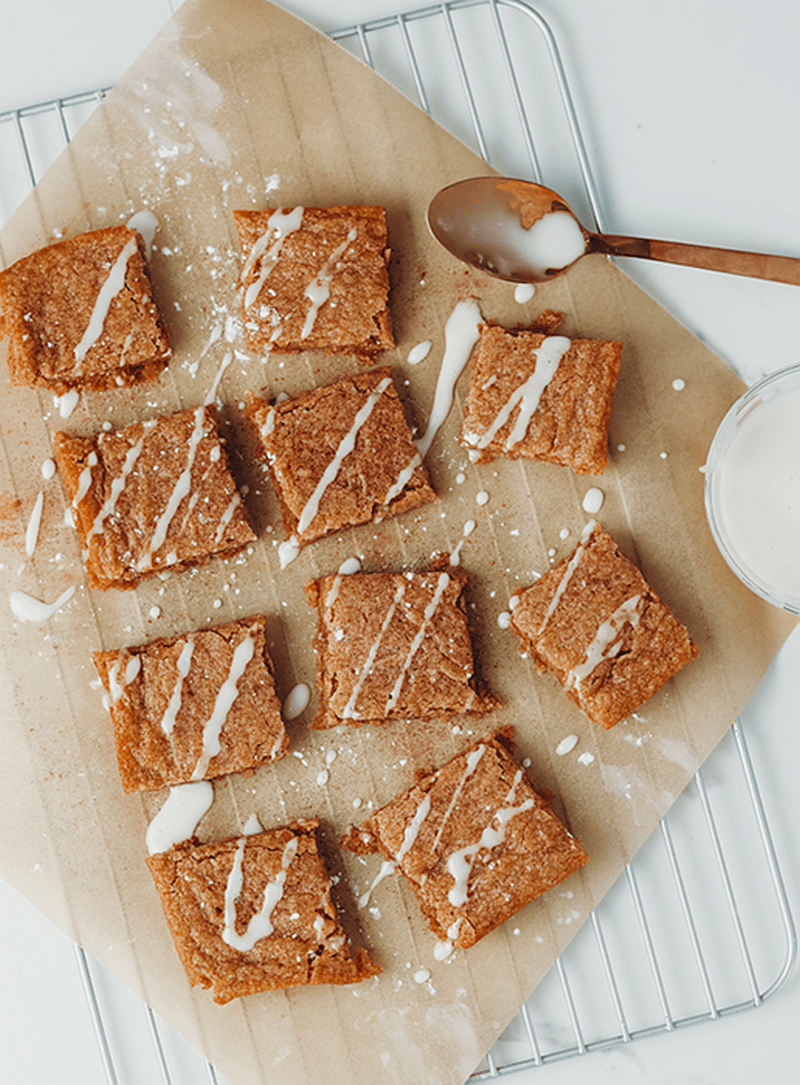 itslivb's tweet photo. Introducing my new favourite treat: Vegan Caramel Chai Blondies! If you’re anything like me you’ll love these chewy, golden Blondies! https://t.co/qSB5kKIEcu #vegan #recipe https://t.co/jLRjQdvKxO