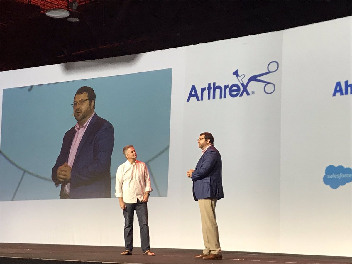 stephhartsog's tweet photo. “Data is an asset, not a weapon in modern work management.” Dale Whitchurch from Arthrex at #2019Leap. https://t.co/62dmONKw7i