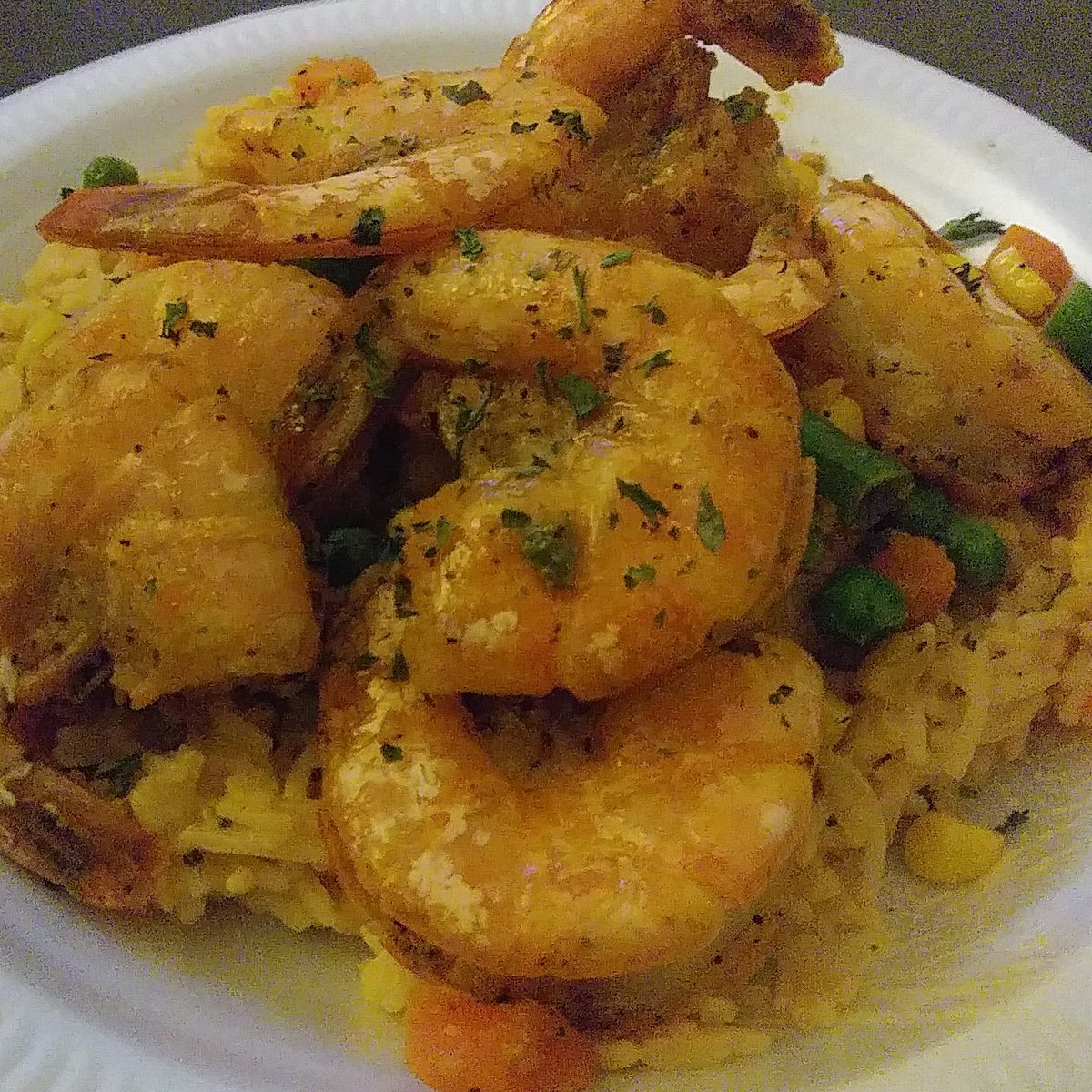Garlic shrimp with mixed vegetables and creamy rice
#cheflife #phillycooks #homechefs
