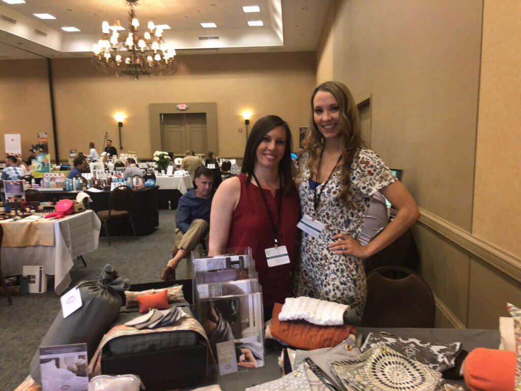 ComphyCo's tweet photo. Enjoying our time @GreenSpaNetwork Conference! So much to learn and share about how we can all be better together.
#feeltheahh #comphy #comphyco #greenspanetwork #spa #wellness #selfcare #greenliving https://t.co/OaYlBx6iSj