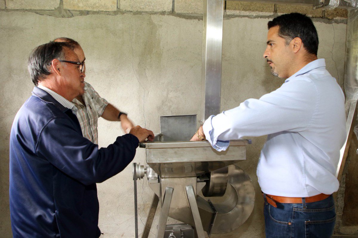 Se realizó la entrega de un Molino Pulverizador para elaborar harinas de cereales en la comuna de Cochaguro, parroquia Guanazán, cantón Zaruma beneficiando a todos los productores de trigo y cebada de la zona.

La generación de empleo y creación de oportunidades en cada parroquia