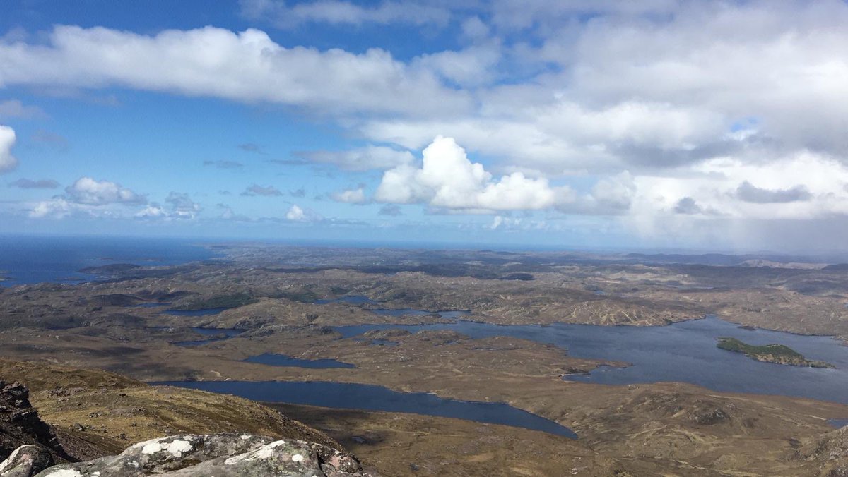 fleurrbie's tweet image. I Absolutely promise this is it...!!? 🙄😳☺️😍❤️ #StacPollaidh .. looking out NW to #Lochinver from one of her amazing summits..north to #Suiliven .. East to #CulMore and #DrumrunieForest ... yup! It’s a love thing 😍☀️❄️🗻