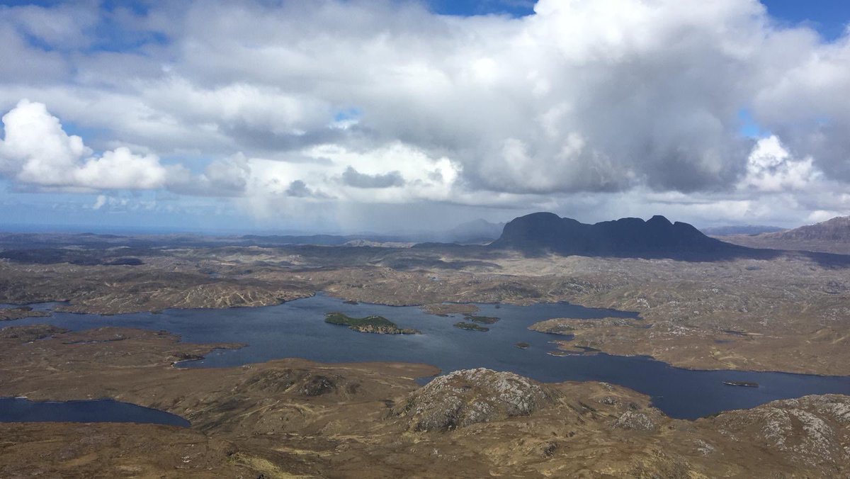 fleurrbie's tweet image. I Absolutely promise this is it...!!? 🙄😳☺️😍❤️ #StacPollaidh .. looking out NW to #Lochinver from one of her amazing summits..north to #Suiliven .. East to #CulMore and #DrumrunieForest ... yup! It’s a love thing 😍☀️❄️🗻