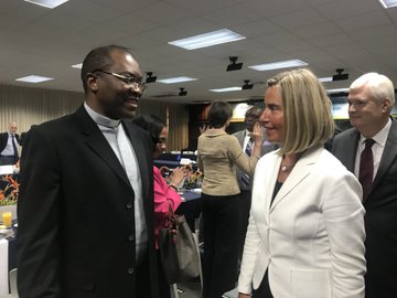 View image on Twitter