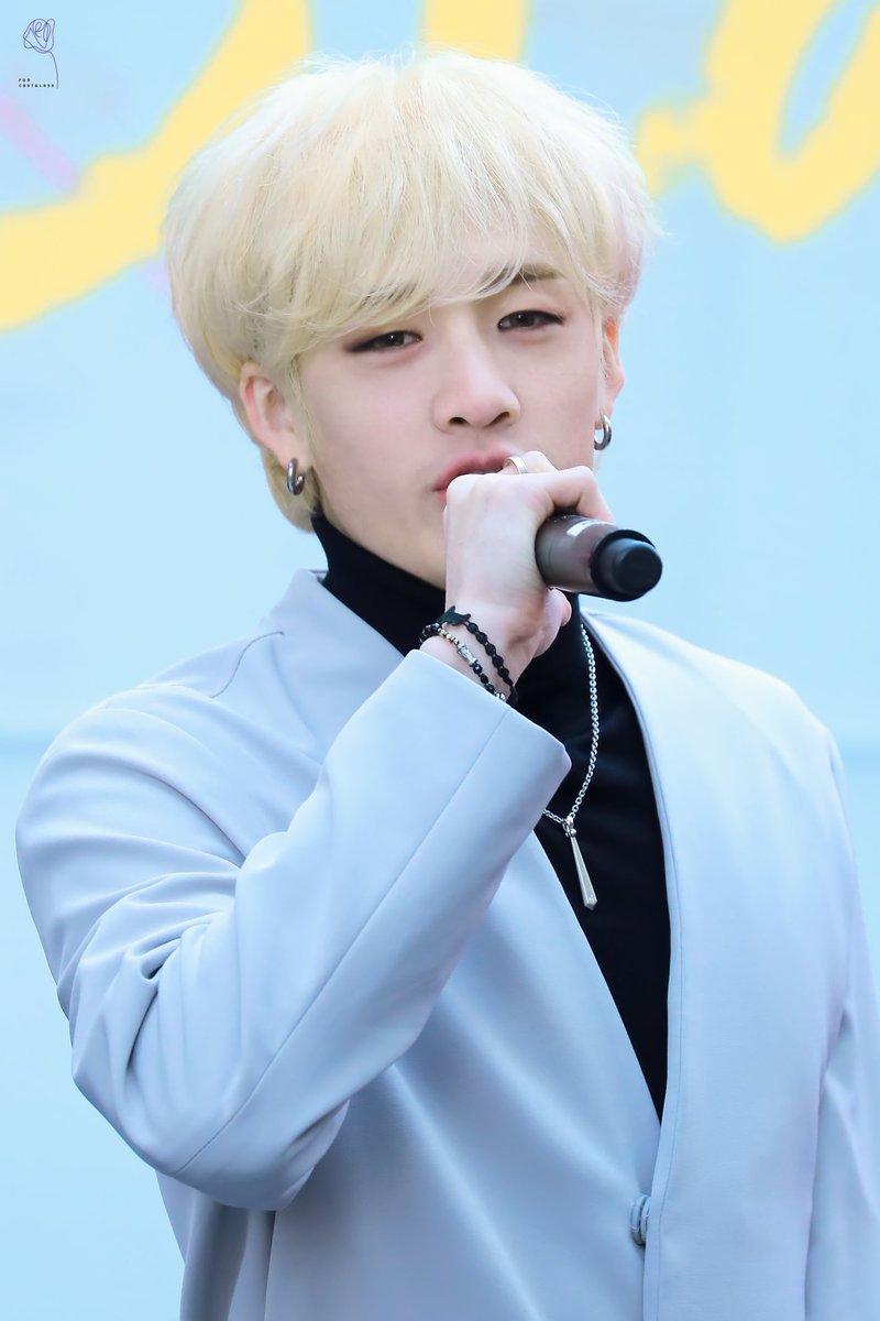 190317
 HI-STAY in 대전 🙌🙌
#StrayKids #스트레이키즈 #Chan #찬 #BangChan #방찬 #LeeKnow #리노 #이민호