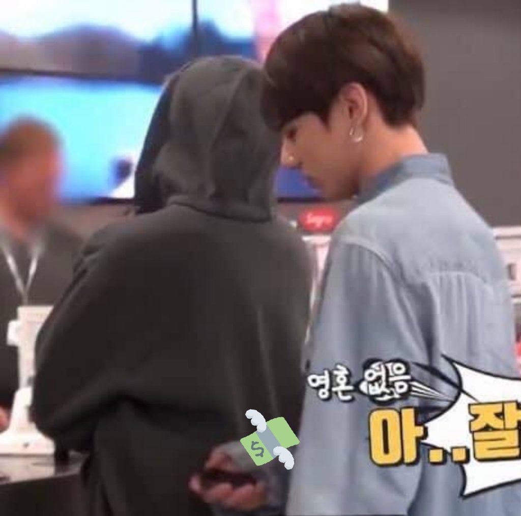 ggukkietalent's tweet photo. jungkook realmente possui um cartão preto (pelo qual você precisa estar ganhando pelo menos $ 1M  por ano e gastando um mínimo de  $ 100 mil / ano) aos 21 anos de idade. 

meta de VIDA. https://t.co/Q7Z4YxP9QD
