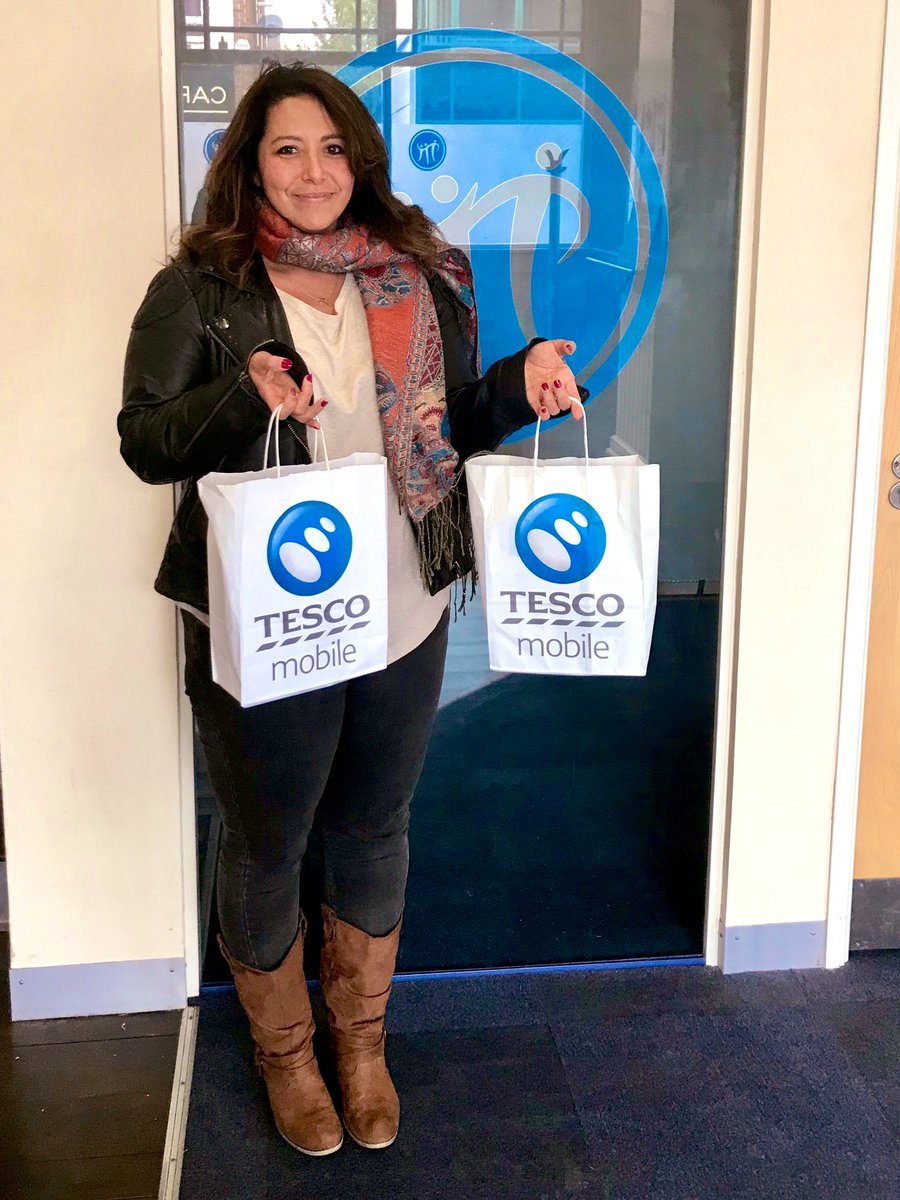 Another big thank you to <a href="/GreenoakHA/">Greenoak</a> &amp; <a href="/GCFWoking/">GCF</a> for donating more basic mobile phones and top-up vouchers so we can stay in touch with our clients. This makes such a huge difference! 🙏💙 #Woking #homeless #community