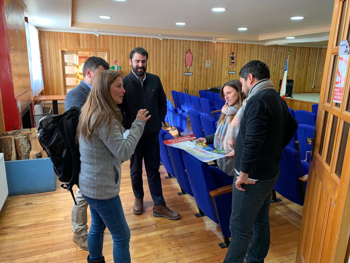 Hasta Timaukel llegó el #Rutamóvil, la comuna más austral de Tierra del Fuego. En Villa Cameron pudimos conversar sobre la Ruta de los Parques con el alcalde Marcos Martic. Además conocimos el maravilloso Parque Natural Karukinka, Lago Fagnano y el Lodge Deseado entre otros.