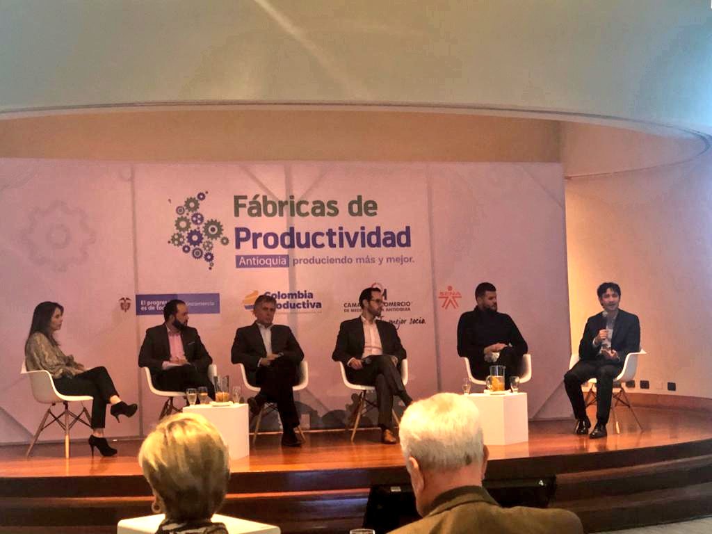 Desde nuestro Sistema de investigación (#SENNOVA) también nos hacemos presentes en el lanzamiento de las #FábricasDeProductividad en #Antioquia, articulando estrategias con @Col_Productiva para la generación de capacidades locales y factores de incremento de productividad.