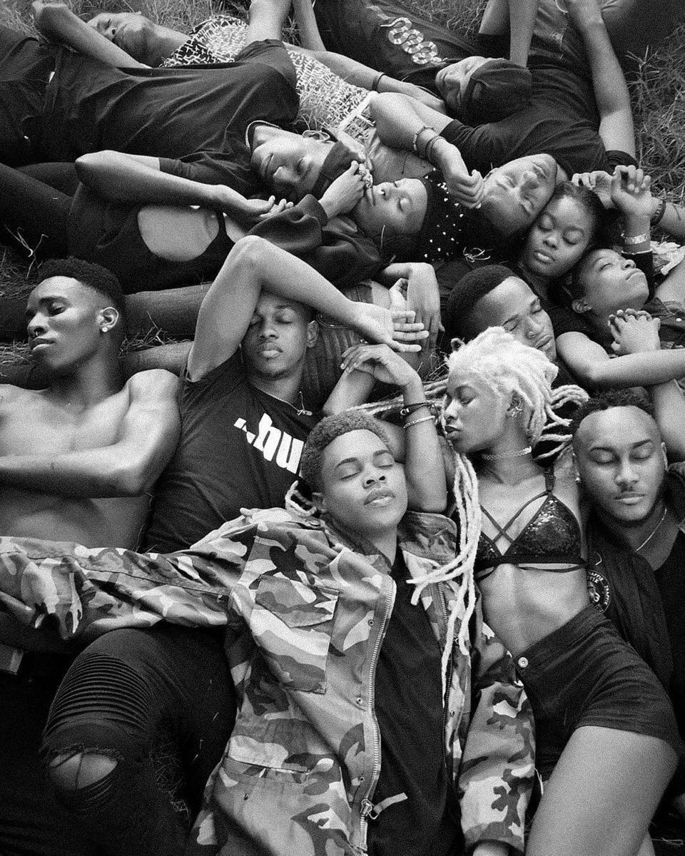 consciouslyunb's tweet photo. The need for connection and community is primal, as fundamental as the need for air, water, and food. 🖤 #consciouslyunbiased #community https://t.co/DE8RAoq25y
