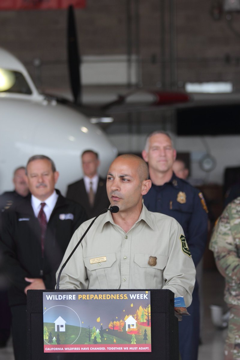 Shift from Awareness to Preparedness main message at Wildfire kickoff event. @CAL_FIRE @theCaGuard, @Cal_OES, @calnatresources, and @R5_Fire_News unified message. #WildfirePreparednessWeek 
 bit.ly/2Lpwogl