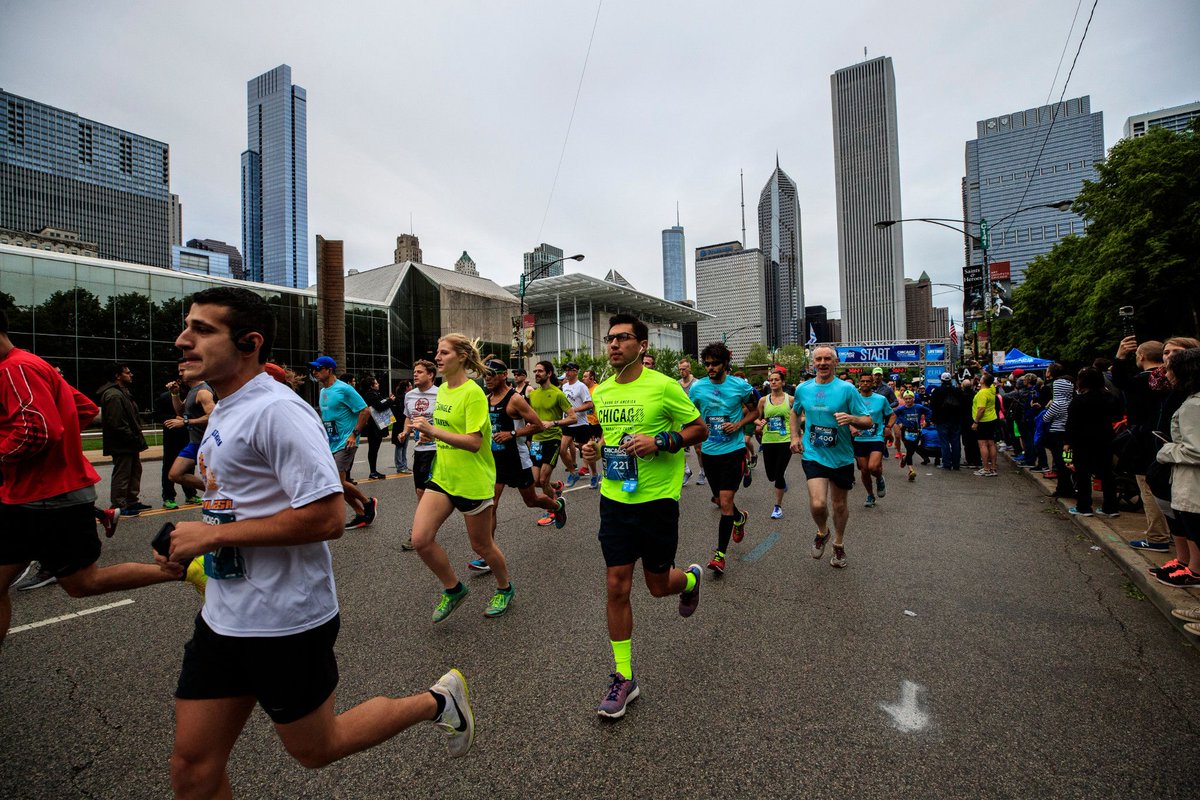 runnergirl1612's tweet photo. The half distance at the @BylineBank #CHISpringHalf is officially SOLD OUT! π But, there is still time to sign up and run the 10K or for young ones to run the Junior Dash!
Don't miss out on all of the fun & register now!
#CHISpringhalfBR #BibChat #BibRavePro https://t.co/dQ7Yq8WJjS