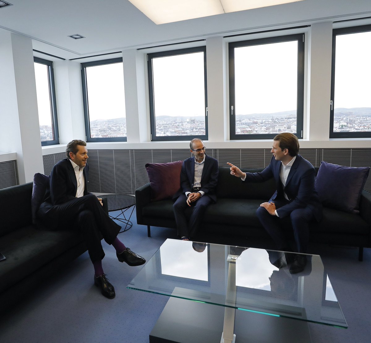 Sebastian Kurz Auf Twitter Es Hat Mich Gefreut Heute Gemeinsam Mit Dem Prasidenten Der Wkoe Harald Mahrer Mit Harari Yuval Einem Der Erfolgreichsten Autoren Unserer Zeit Uber Die Zukunft Europas Diskutieren Zu Konnen