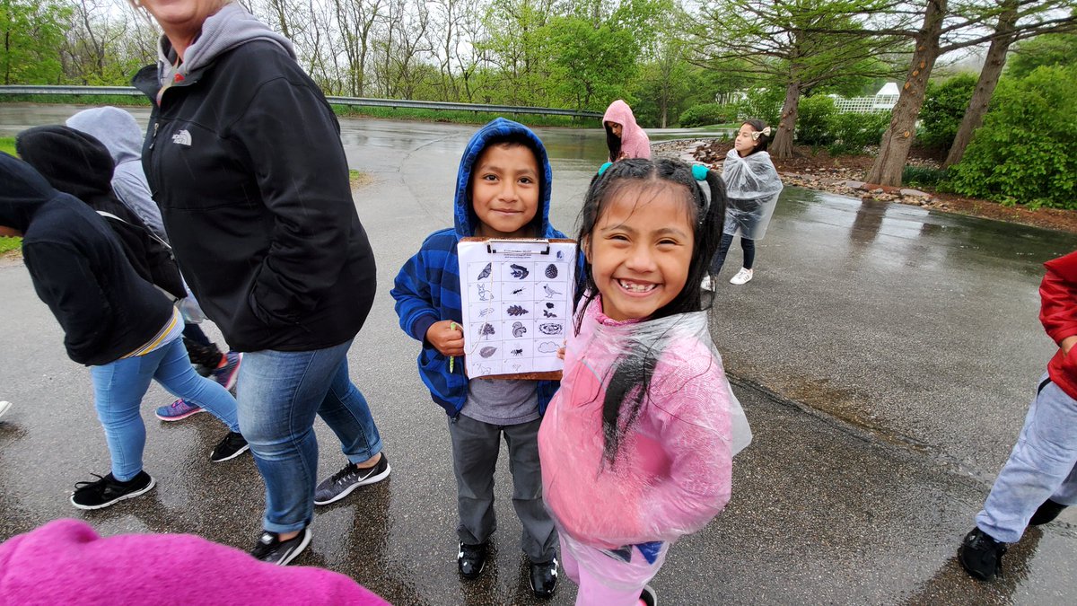 PrairieSTEM's tweet photo. Best weather to transplant #SpringlakeElementary-grown seedlings for the Sunflower Forest Project. Great attitudes and resilient spirits made for a memorable field trip! Way to represent your school, Springlake scholars! #STEMeducation #EiselyFoundation https://t.co/FbAovpXrbE
